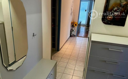 KUZMÁNYHO 3 IZBOVÝ BYT TATRANSKÁ S LODŽIOU PO REKONŠTRUKCII 76 M2