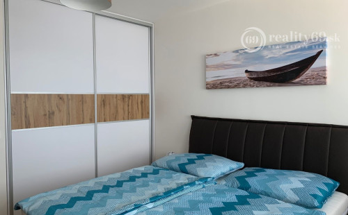 STARÉ MESTO - STROJÁRENSKÁ NOVOSTAVBA 2 IZBOVÝ KOMPLETNE ZARIADENÝ TEHLOVÝ BYT.