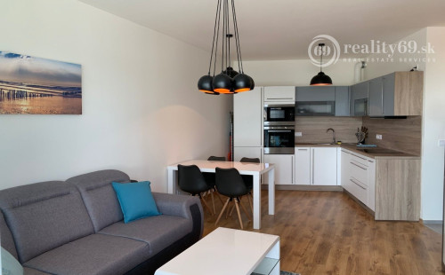 STARÉ MESTO - STROJÁRENSKÁ NOVOSTAVBA 2 IZBOVÝ KOMPLETNE ZARIADENÝ TEHLOVÝ BYT.