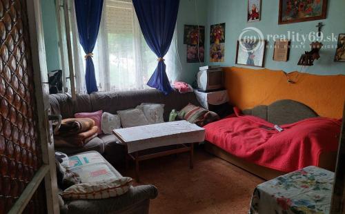 MAĎARSKO - VILYVITANY 3 IZBOVÝ RODINNÝ DOM NA SAMOTE