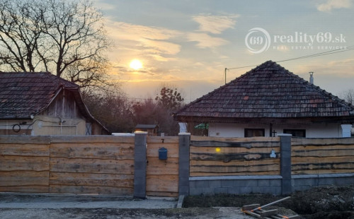 MAĎARSKO - HORNÝ KÉKED 3 IZBOVÝ DOM 5000m2 POZEMOK