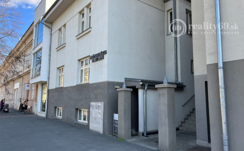 CENTRUM MESTA - ODSTÚPENIE ZABEHNUTEJ FUNGUJÚCEJ REŠTAURÁCIE.