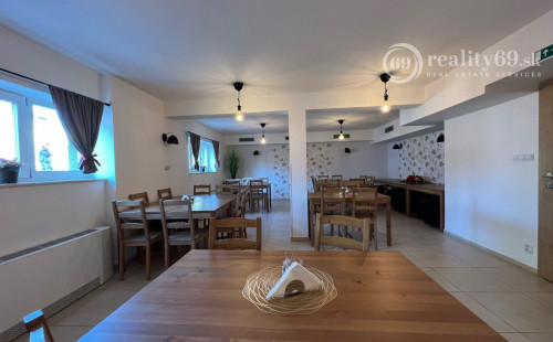 CENTRUM MESTA - ODSTÚPENIE ZABEHNUTEJ FUNGUJÚCEJ REŠTAURÁCIE.