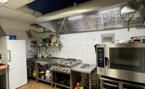 CENTRUM MESTA - ODSTÚPENIE ZABEHNUTEJ FUNGUJÚCEJ REŠTAURÁCIE.