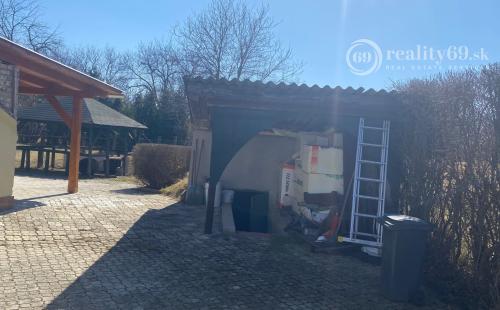 MAĎARSKO - EDELÉNY - PEKNÝ 5 IZBOVÝ RD SO ZASTAVANÝM PODKROVÝM V KRÁSNOM PROSTREDÍ