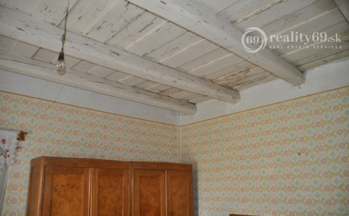 MAĎARSKO - KARCSA GAZDOVSKÝ DOM 5 KM SLOVENSKÝCH HRANÍC PRI JAZERE KARCSA