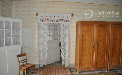 MAĎARSKO - KARCSA GAZDOVSKÝ DOM 5 KM SLOVENSKÝCH HRANÍC PRI JAZERE KARCSA