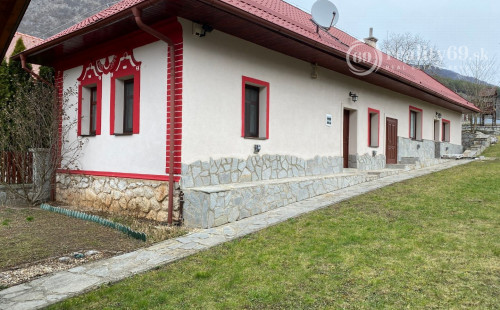 HRHOV - ROMANTICKÁ CHALUPA PRE NÁROČNÉHO KLIENTA, TENISOVÝ KURT, ALTÁNOK.