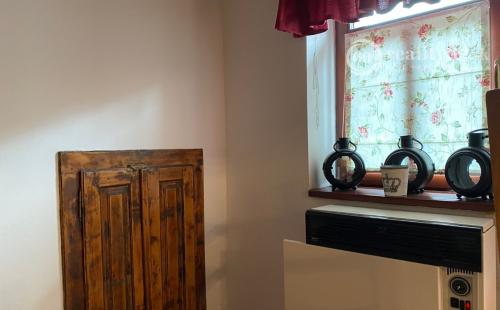 HRHOV - ROMANTICKÁ CHALUPA PRE NÁROČNÉHO KLIENTA, TENISOVÝ KURT, ALTÁNOK.