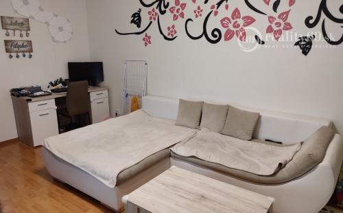 JAZERO - LADOŽSKÁ 3 IZBOVÝ BYT KOMPLETNEJ REKONŠTRUKCII 65M2.