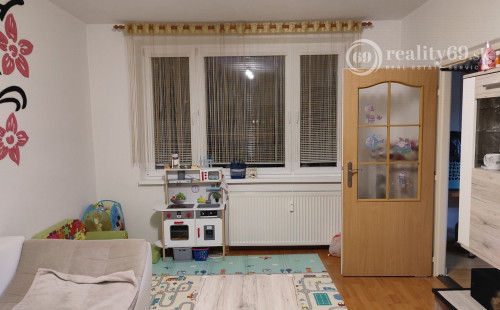 JAZERO - LADOŽSKÁ 3 IZBOVÝ BYT KOMPLETNEJ REKONŠTRUKCII 65M2.