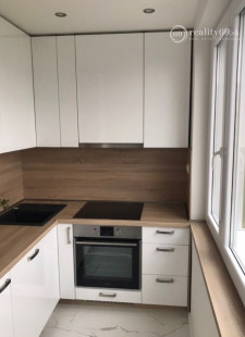 TERASA - BERNOLÁKOVÁ 3 IZBOVÝ ZREKONŠTRUOVANÝ BYT 3/8 POSCHODIE, 68M2 NOVÁ REKONŠTRUKCIA, LODŽIA