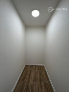 TERASA - BERNOLÁKOVÁ 3 IZBOVÝ ZREKONŠTRUOVANÝ BYT 3/8 POSCHODIE, 68M2 NOVÁ REKONŠTRUKCIA, LODŽIA