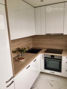 TERASA - BERNOLÁKOVÁ 3 IZBOVÝ ZREKONŠTRUOVANÝ BYT 3/8 POSCHODIE, 68M2 NOVÁ REKONŠTRUKCIA, LODŽIA