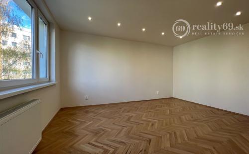 TERASA - BERNOLÁKOVÁ 3 IZBOVÝ ZREKONŠTRUOVANÝ BYT 3/8 POSCHODIE, 68M2 NOVÁ REKONŠTRUKCIA, LODŽIA