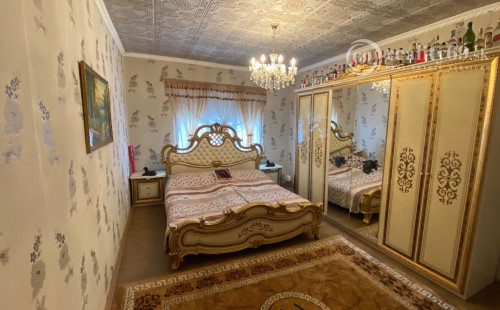 MAĎARSKO - SZENDRŐ 3 IZBOVÝ ZREKONŠTRUAVANÝ RODINNÝ DOM S GARÁŽOU