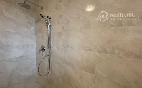 REZERVOVANÉ - MAĎARSKO - ABAÚJVÁR 3 IZBOVÝ ZREKONŠTRUOVANÝ RODINNÝ DOM.