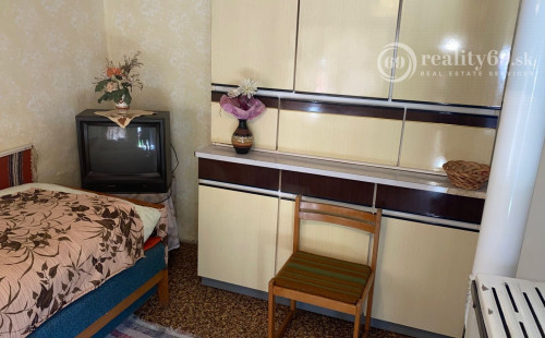 MAĎARSKO - FELSŐTELEKES 4 IZBOVÝ RODINNÝ DOM S GARÁŽOU A LETNOU KUCHYŇOU