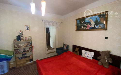 MAĎARSKO - FELSŐTELEKES 4 IZBOVÝ RODINNÝ DOM S GARÁŽOU A LETNOU KUCHYŇOU