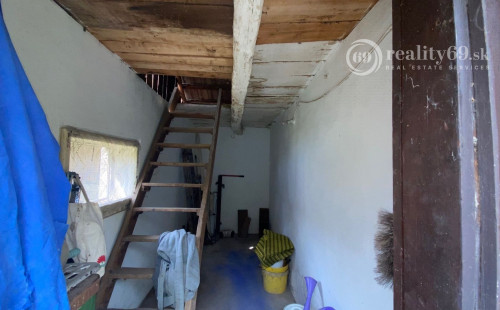 MAĎARSKO - FELSŐTELEKES 4 IZBOVÝ RODINNÝ DOM S GARÁŽOU A LETNOU KUCHYŇOU