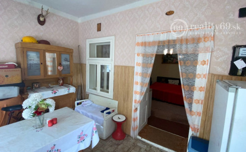 MAĎARSKO - FELSŐTELEKES 4 IZBOVÝ RODINNÝ DOM S GARÁŽOU A LETNOU KUCHYŇOU