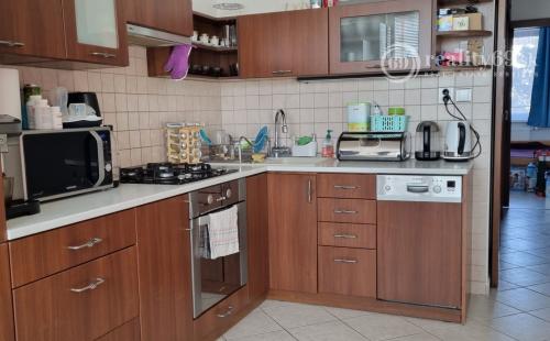 REZERVOVANÉ - JAZERO ČINGOVSKÁ - 3 IZBOVÝ ZREKONŠTRUOVANÝ BYT  68 M2 S VEĽKOU LODŽIOU