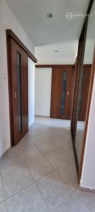 REZERVOVANÉ - JAZERO ČINGOVSKÁ - 3 IZBOVÝ ZREKONŠTRUOVANÝ BYT  68 M2 S VEĽKOU LODŽIOU