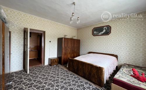 NIŽNÁ MYŠĽA - 4 IZBOVÝ RD V DOBROM STAVE, POZEMOK 538 M2.