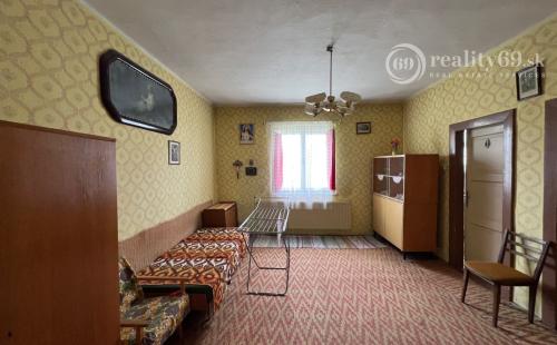 NIŽNÁ MYŠĽA - 4 IZBOVÝ RD V DOBROM STAVE, POZEMOK 538 M2.