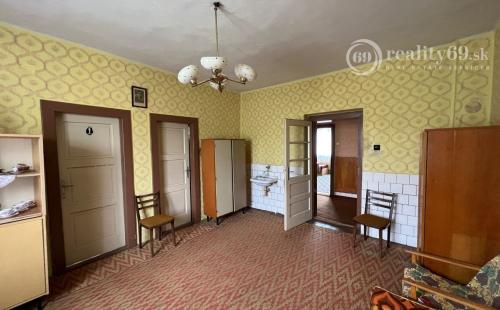 NIŽNÁ MYŠĽA - 4 IZBOVÝ RD V DOBROM STAVE, POZEMOK 538 M2.