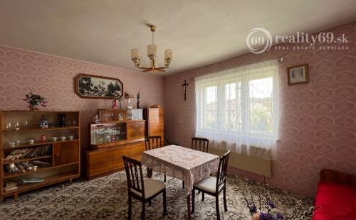 NIŽNÁ MYŠĽA - 4 IZBOVÝ RD V DOBROM STAVE, POZEMOK 538 M2.