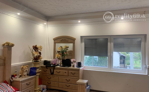 MAĎARSKO - LAK PEKNÝ 2 IZBOVÝ ZREKONŠTRUOVANÝ RD S GARÁŽOU