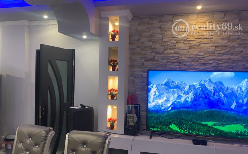 MAĎARSKO - LAK PEKNÝ 2 IZBOVÝ ZREKONŠTRUOVANÝ RD S GARÁŽOU