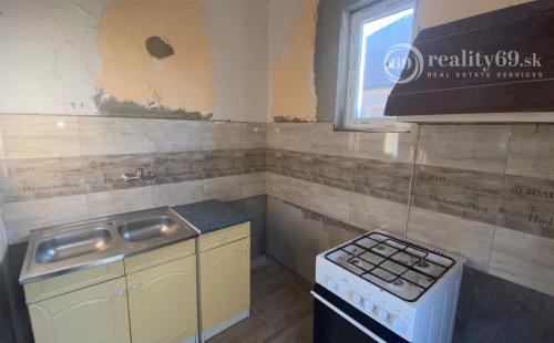 MAĎARSKO - SZENDRO - PEKNÝ 3 IZBOVÝ RODINNÝ DOM S TERASOU