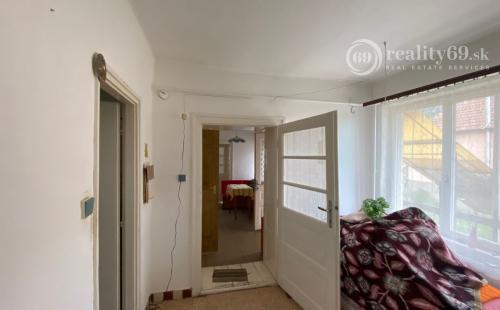 MAĎARSKO - SZENDRO - PEKNÝ 3 IZBOVÝ RODINNÝ DOM S VERANDOU A S GARÁŽOU