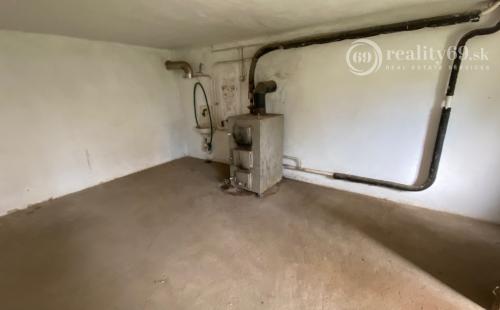 MAĎARSKO - SZENDRO - PEKNÝ 3 IZBOVÝ RODINNÝ DOM S VERANDOU A S GARÁŽOU