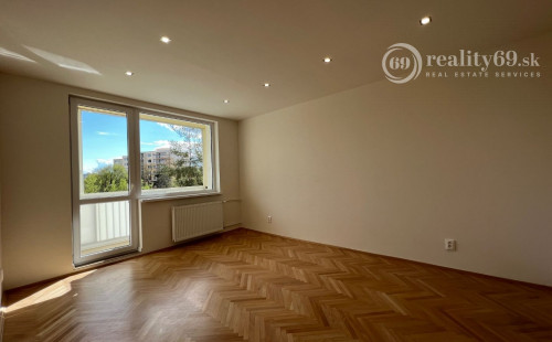 TERASA - BERNOLÁKOVÁ 3 IZBOVÝ ZREKONŠTRUOVANÝ BYT 3/8 POSCHODIE, 68M2 NOVÁ REKONŠTRUKCIA, LODŽIA