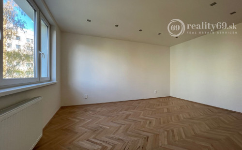 TERASA - BERNOLÁKOVÁ 3 IZBOVÝ ZREKONŠTRUOVANÝ BYT 3/8 POSCHODIE, 68M2 NOVÁ REKONŠTRUKCIA, LODŽIA