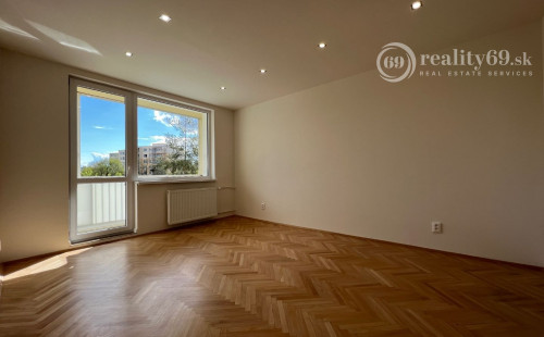 TERASA - BERNOLÁKOVÁ 3 IZBOVÝ ZREKONŠTRUOVANÝ BYT 3/8 POSCHODIE, 68M2 NOVÁ REKONŠTRUKCIA, LODŽIA