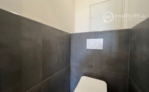 TERASA - BERNOLÁKOVÁ 3 IZBOVÝ ZREKONŠTRUOVANÝ BYT 3/8 POSCHODIE, 68M2 NOVÁ REKONŠTRUKCIA, LODŽIA