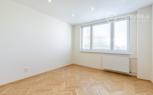 REZERVOVANÉ - TERASA - BERNOLÁKOVÁ 3 IZBOVÝ ZREKONŠTRUOVANÝ BYT 3/8 POSCHODIE, 68M2 NOVÁ REKONŠTRUKCIA, LODŽIA