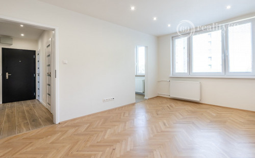 REZERVOVANÉ - TERASA - BERNOLÁKOVÁ 3 IZBOVÝ ZREKONŠTRUOVANÝ BYT 3/8 POSCHODIE, 68M2 NOVÁ REKONŠTRUKCIA, LODŽIA