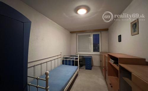 REZERVOVANÉ -  TERASA - BERNOLÁKOVÁ PEKNÝ 3 IZBOVÝ ZARIADENÝ BYT 68 M2 S LODŽIOU.