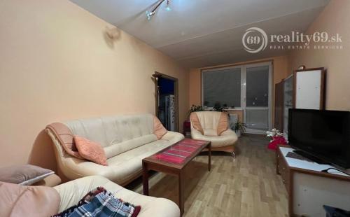 REZERVOVANÉ -  TERASA - BERNOLÁKOVÁ PEKNÝ 3 IZBOVÝ ZARIADENÝ BYT 68 M2 S LODŽIOU.