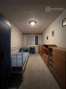 REZERVOVANÉ -  TERASA - BERNOLÁKOVÁ PEKNÝ 3 IZBOVÝ ZARIADENÝ BYT 68 M2 S LODŽIOU.