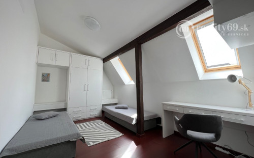 REZERVOVANÉ - CENTRUM MESTA - MÄSIARSKA ULICA, PASÁŽ VALENTINA MODERNÝ ZARIADENÝ 3 IZBOVÝ BYT.