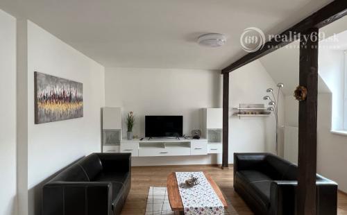 REZERVOVANÉ - CENTRUM MESTA - MÄSIARSKA ULICA, PASÁŽ VALENTINA MODERNÝ ZARIADENÝ 3 IZBOVÝ BYT.