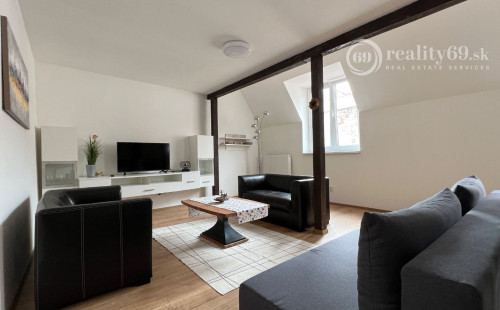 REZERVOVANÉ - CENTRUM MESTA - MÄSIARSKA ULICA, PASÁŽ VALENTINA MODERNÝ ZARIADENÝ 3 IZBOVÝ BYT.