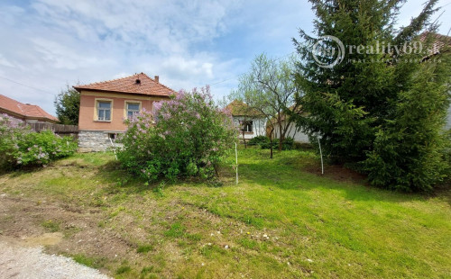 MAĎARSKO - SZŐLŐSARDÓ - 2 SEDLIACKE DOMY V KRÁSNOM PROSTREDÍ