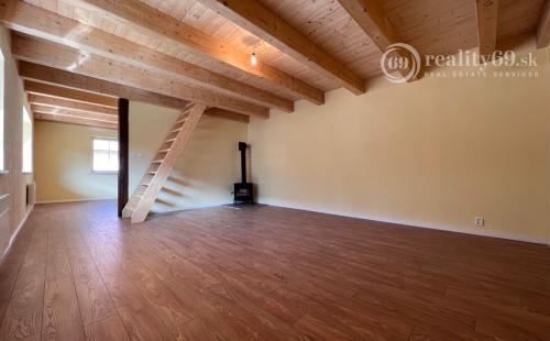 HAČAVA - KVALITNÁ NOVOSTAVBA 3 IZBOVÉHO RD V KRÁSNEJ PRÍRODE.